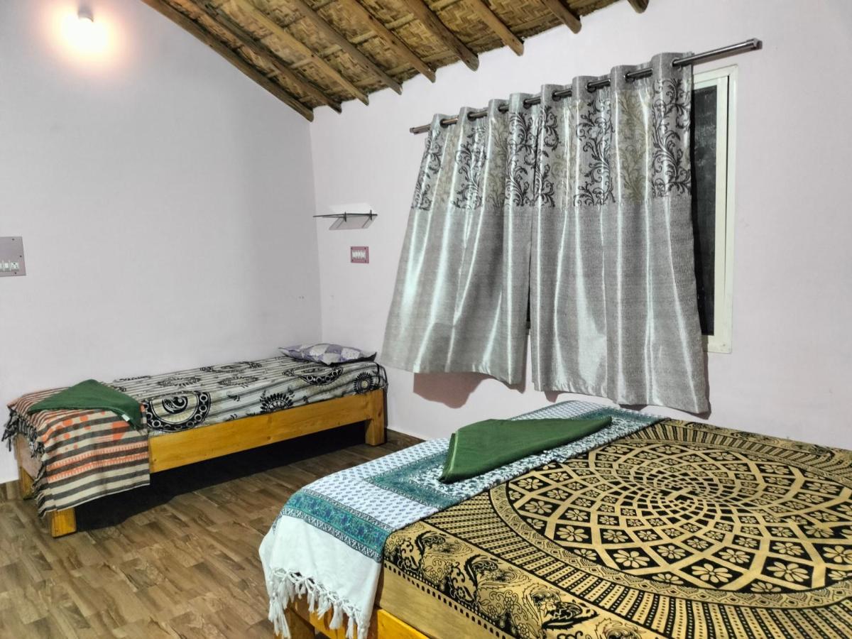 Prajwal Home Stay Hampi Exterior foto