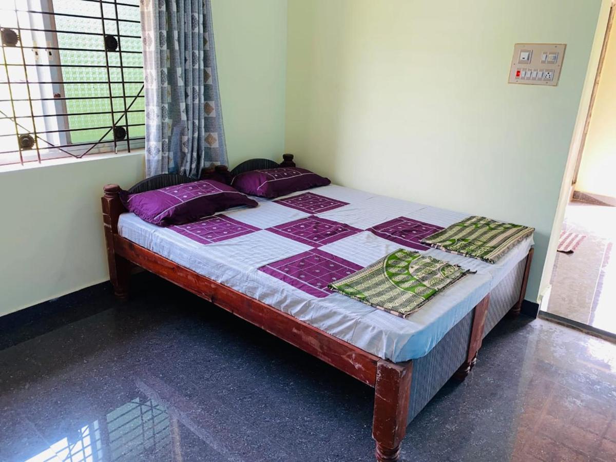 Prajwal Home Stay Hampi Zimmer foto